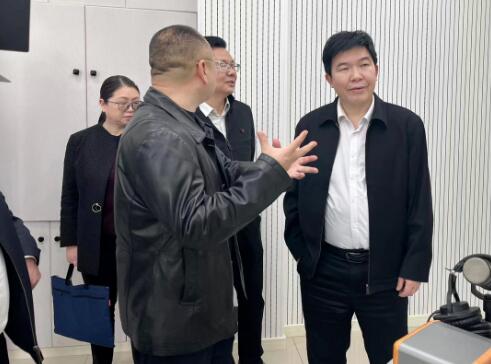 QQ3.jpg